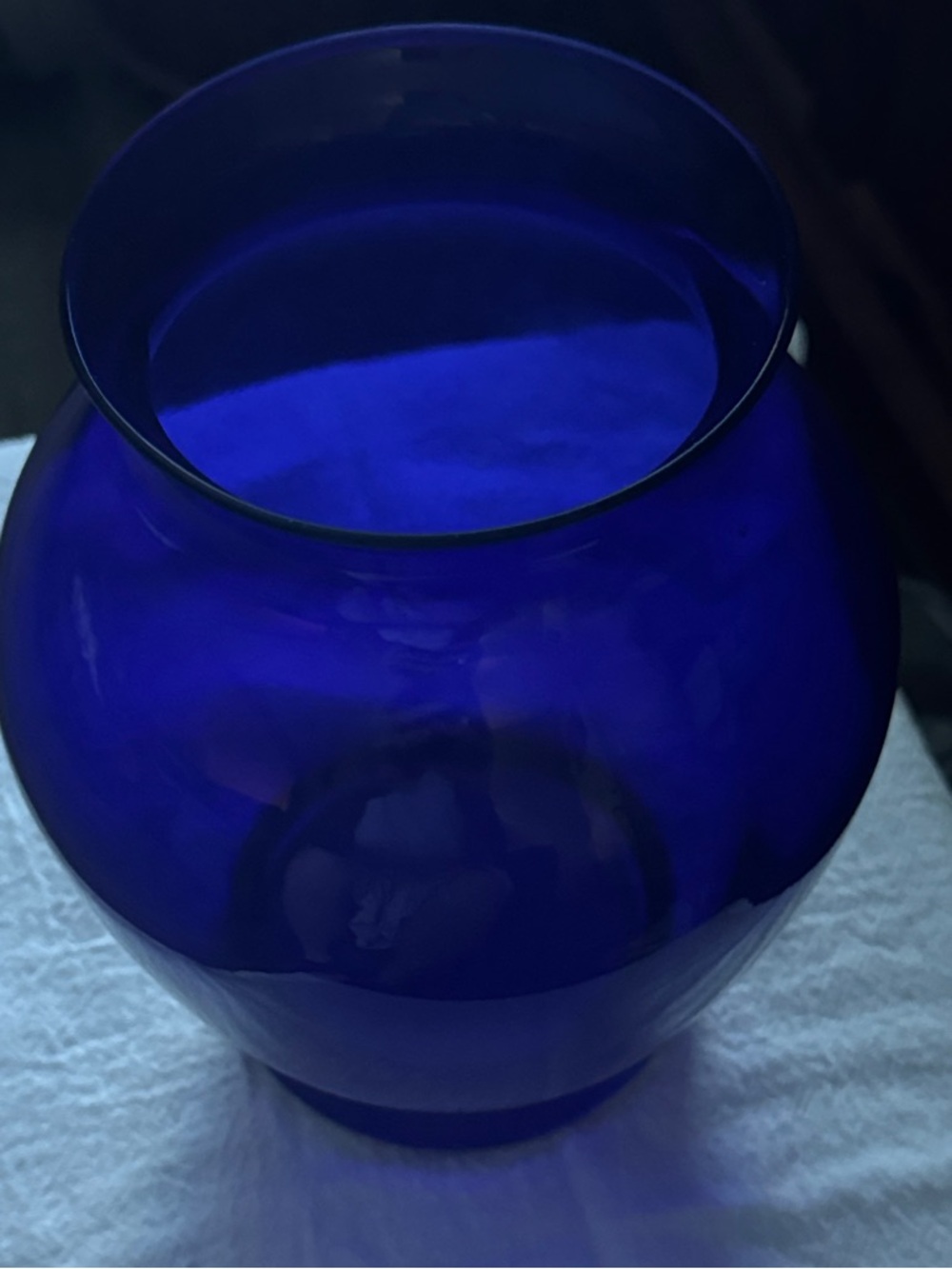 Vintage Cobalt Blue Glass Vase - Elegant Home Accent
